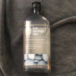 Body wash and foam bath
